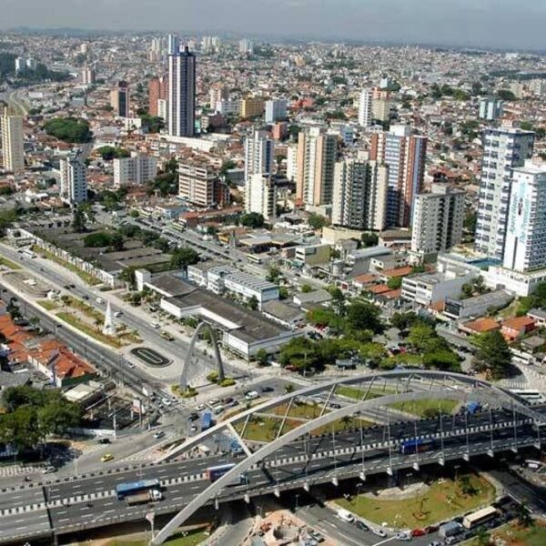 02 Osasco (Brasile), città gemellata con la piccola Osasco (provincia di Torino) nel nome del fondatore Antonio AGU’